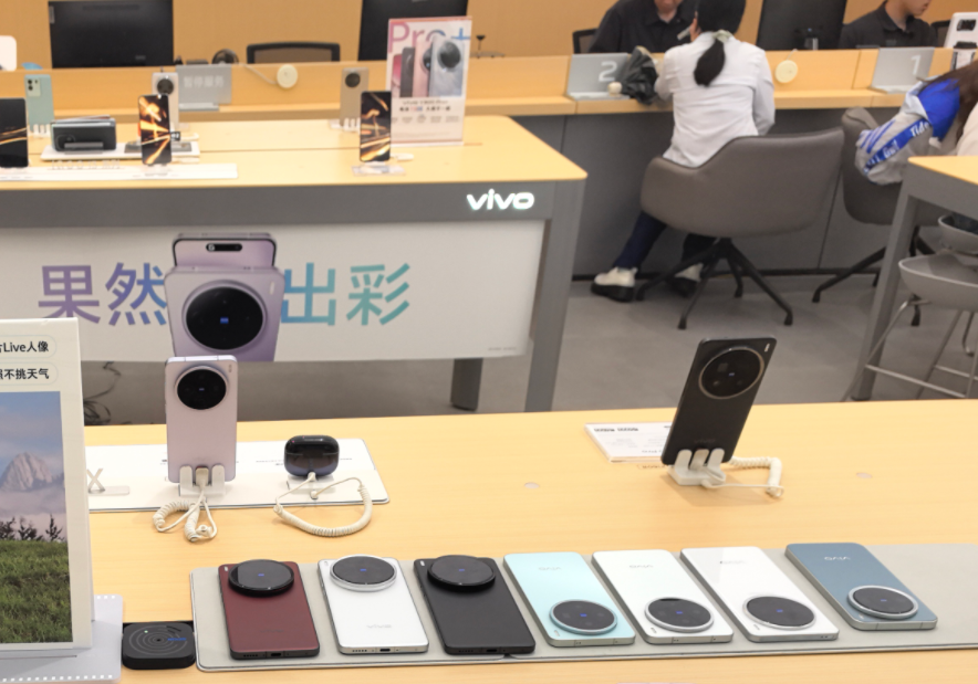 ͻ�ơ���Ĭ��������ʰ�����������ŵ��е����ֻ�����֮·