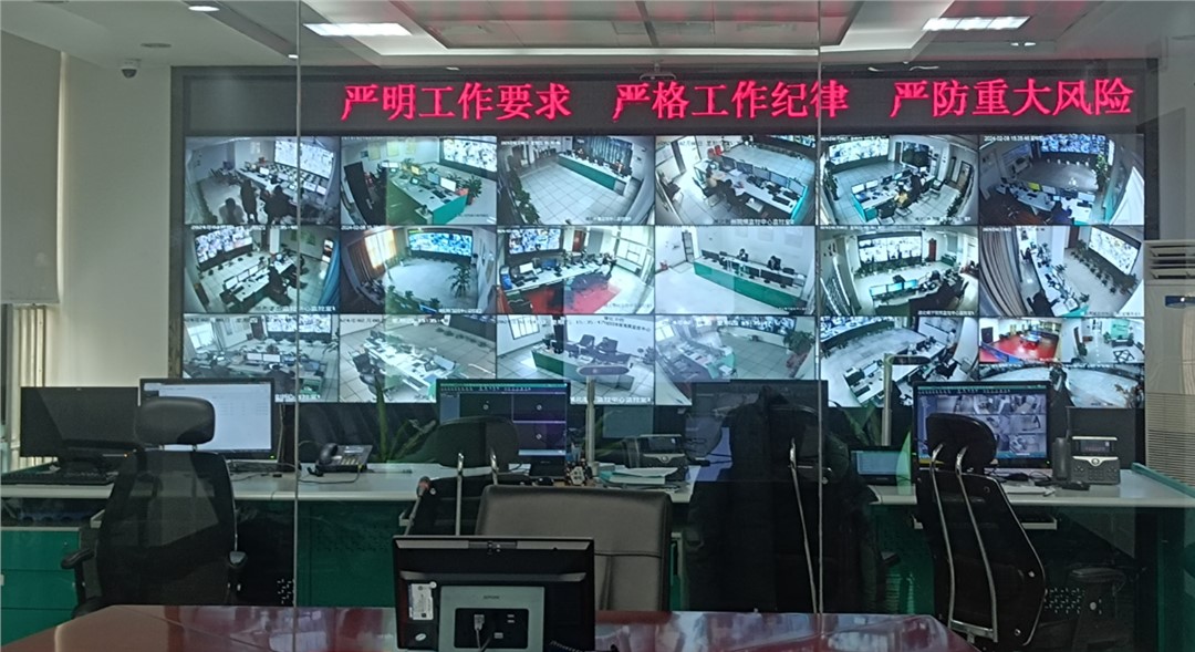 �Ӳ��ߵ�������KVM����ʽϵͳ����ʵ��ܿ��ֲ�